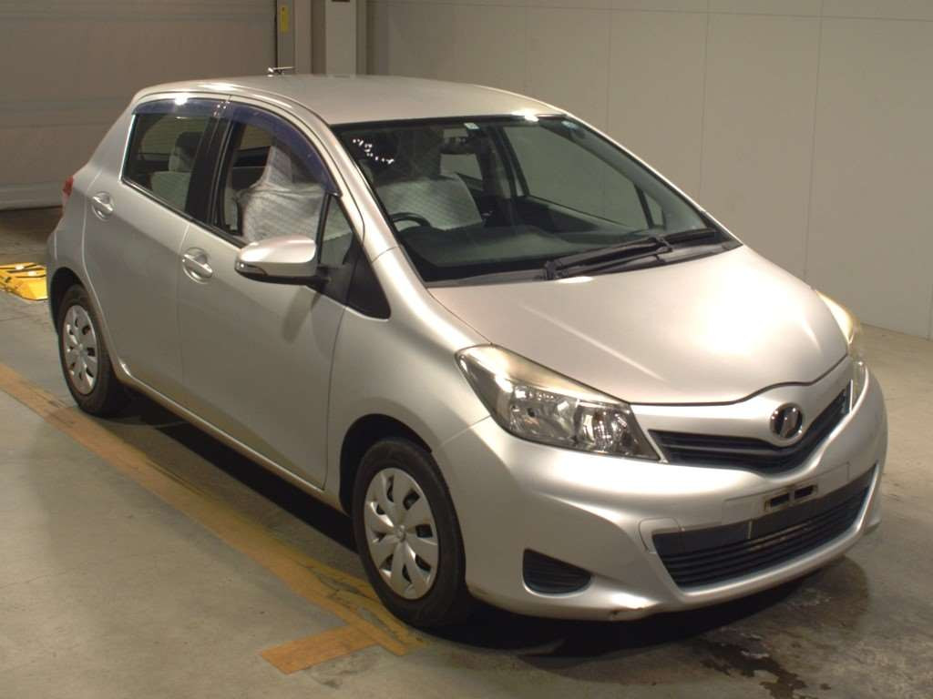 2011 Toyota Vitz KSP130[2]