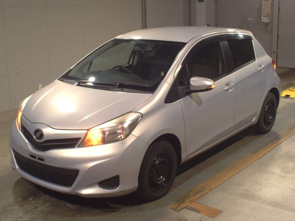 2013 Toyota Vitz NSP130[0]