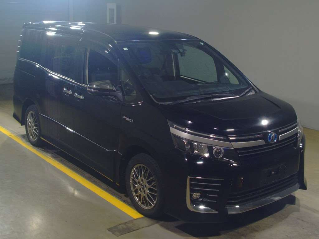 2016 Toyota Voxy ZWR80W[2]