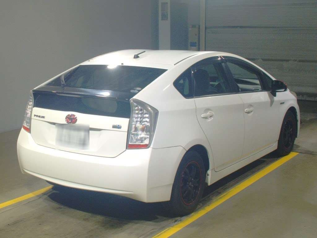 2010 Toyota Prius ZVW30[1]