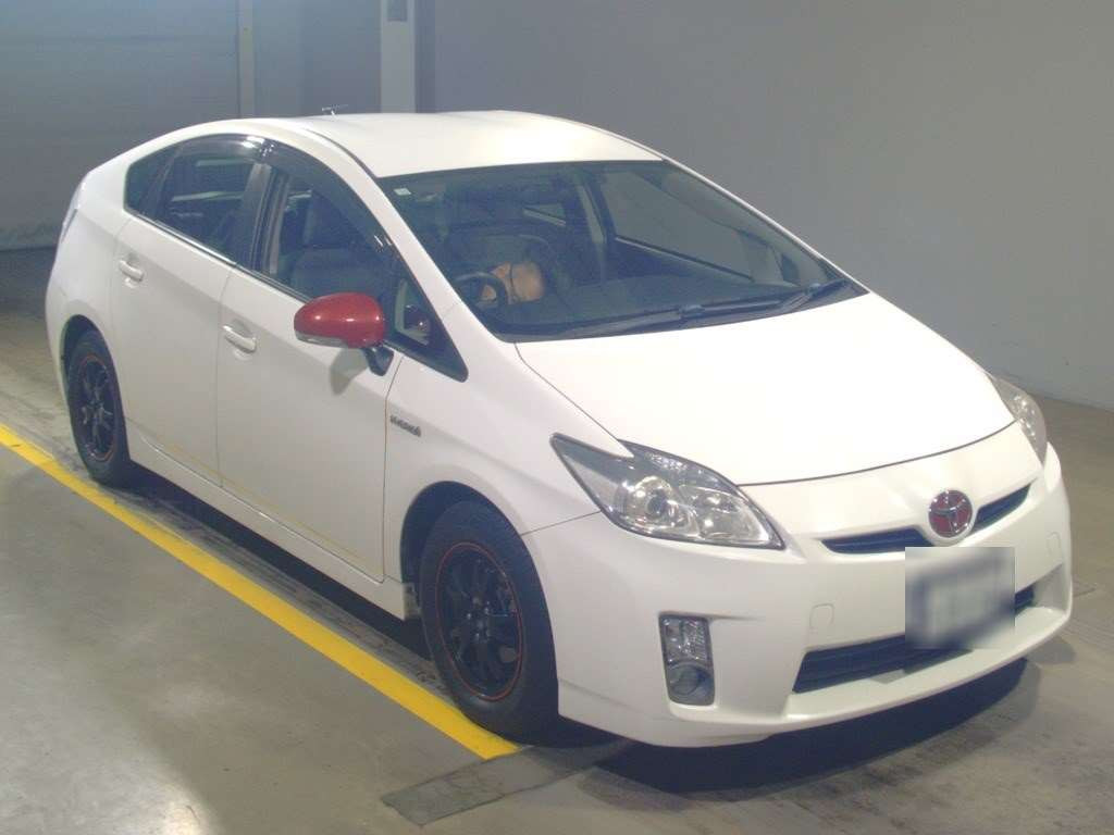 2010 Toyota Prius ZVW30[2]