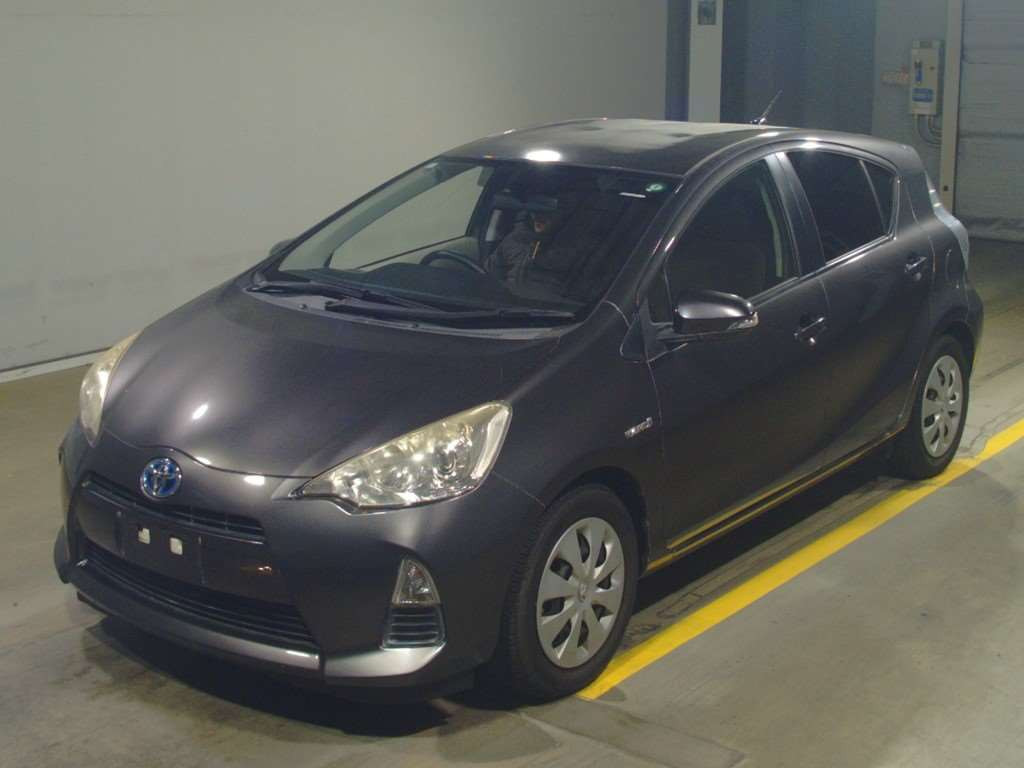 2013 Toyota Aqua NHP10[0]