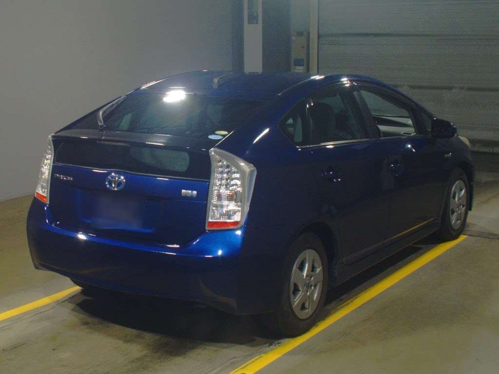 2010 Toyota Prius ZVW30[1]