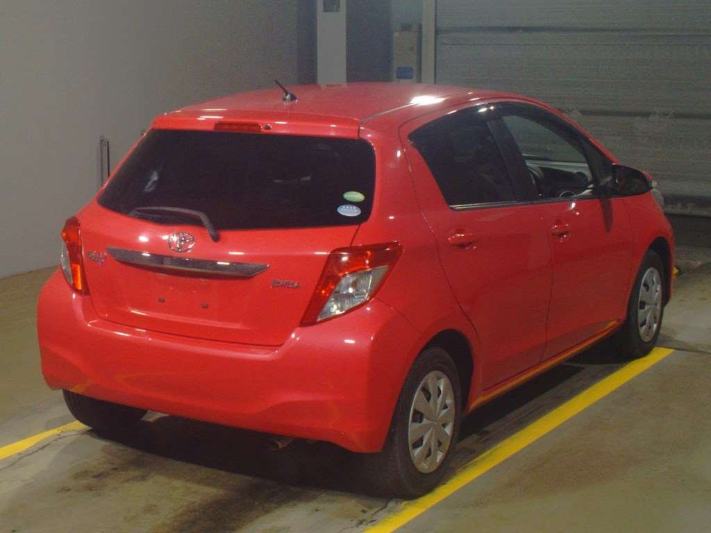 2014 Toyota Vitz NSP130[1]