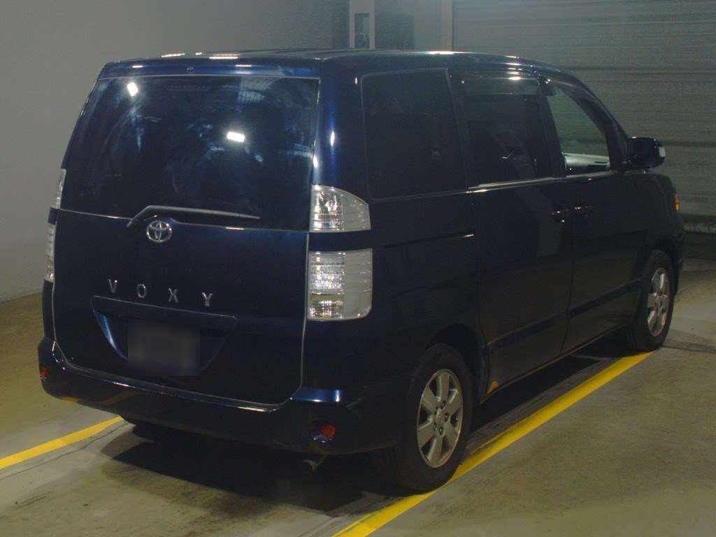 2006 Toyota Voxy AZR60G[1]