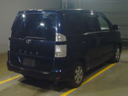 2006 Toyota Voxy