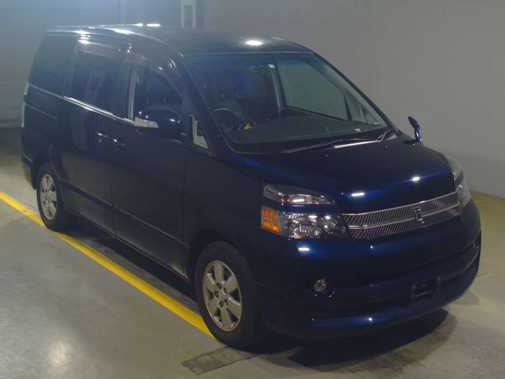 2006 Toyota Voxy AZR60G[2]