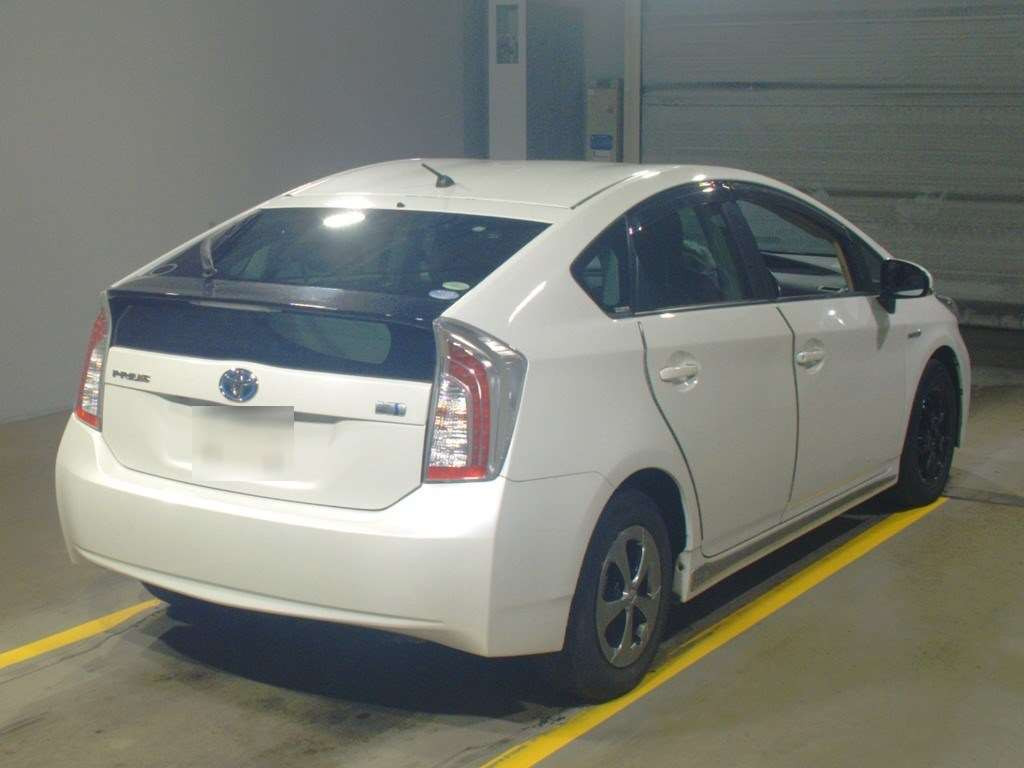 2014 Toyota Prius ZVW30[1]