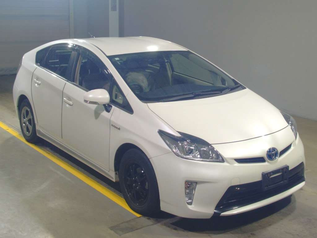 2014 Toyota Prius ZVW30[2]