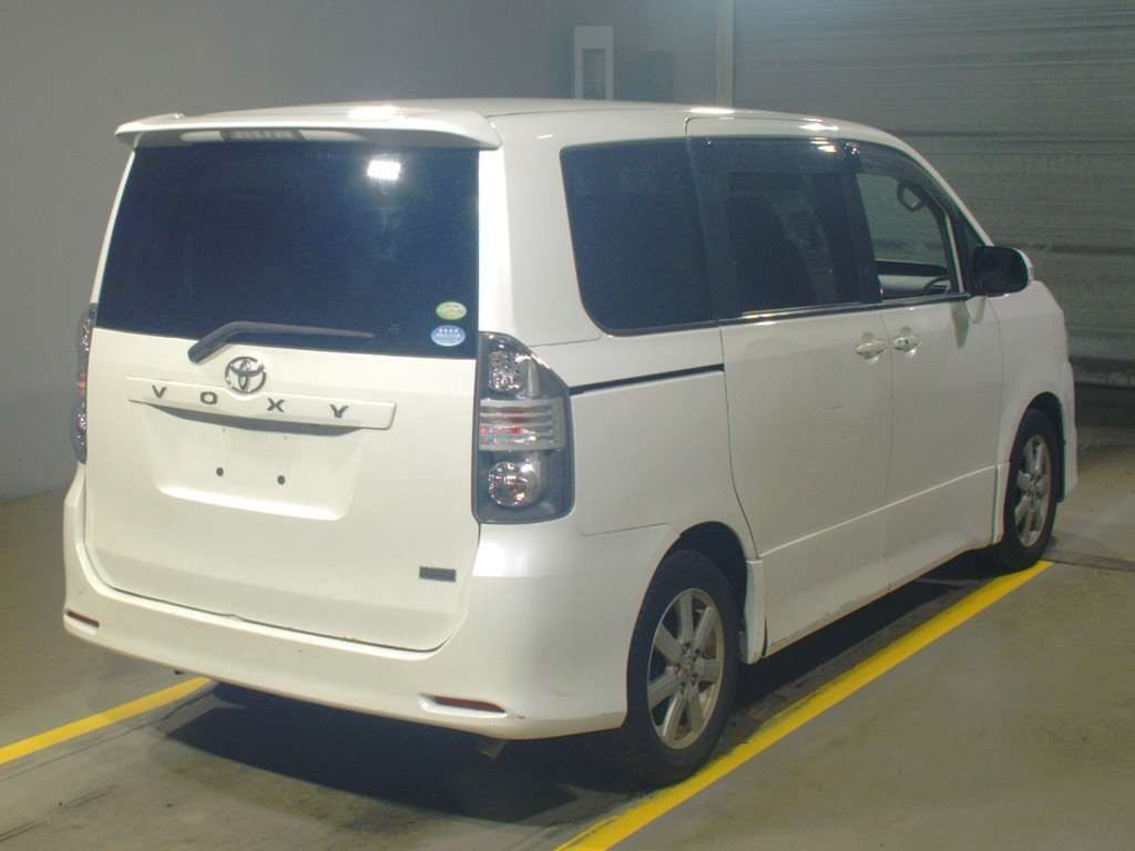 2008 Toyota Voxy ZRR70W[1]