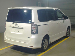 2008 Toyota Voxy