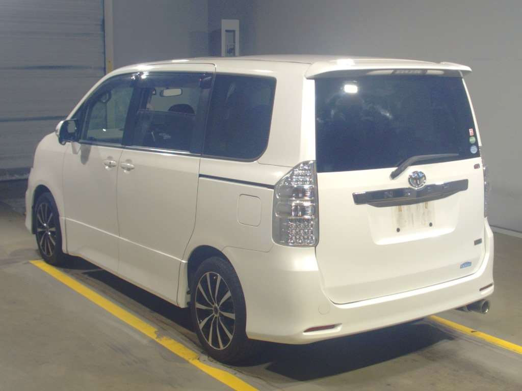 2012 Toyota Noah ZRR70W[2]