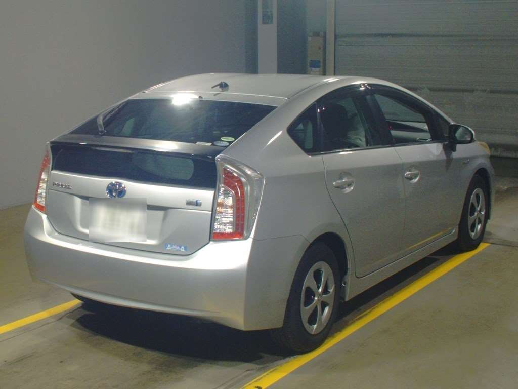 2013 Toyota Prius ZVW30[1]