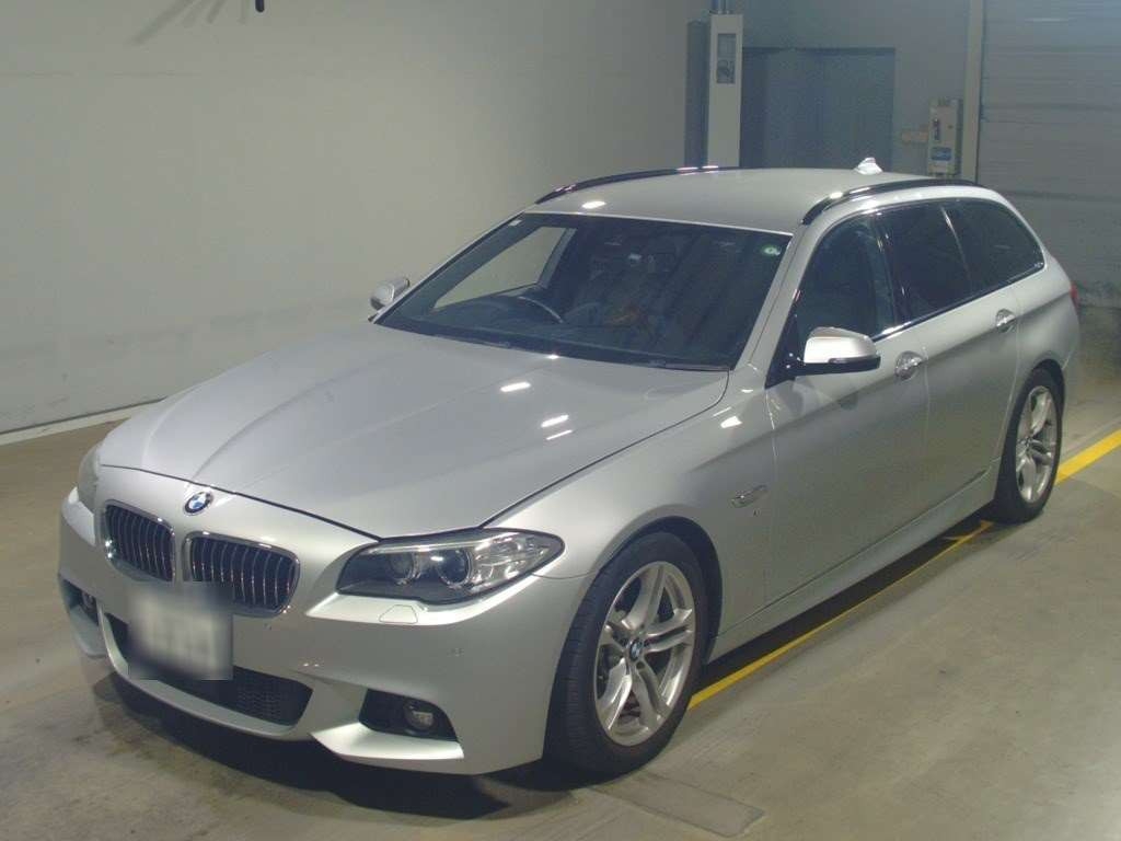 2017 BMW 5 Series XL20[0]