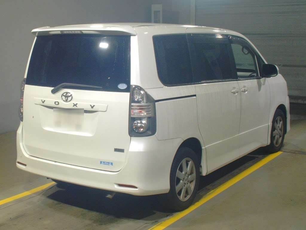 2008 Toyota Voxy ZRR75W[1]