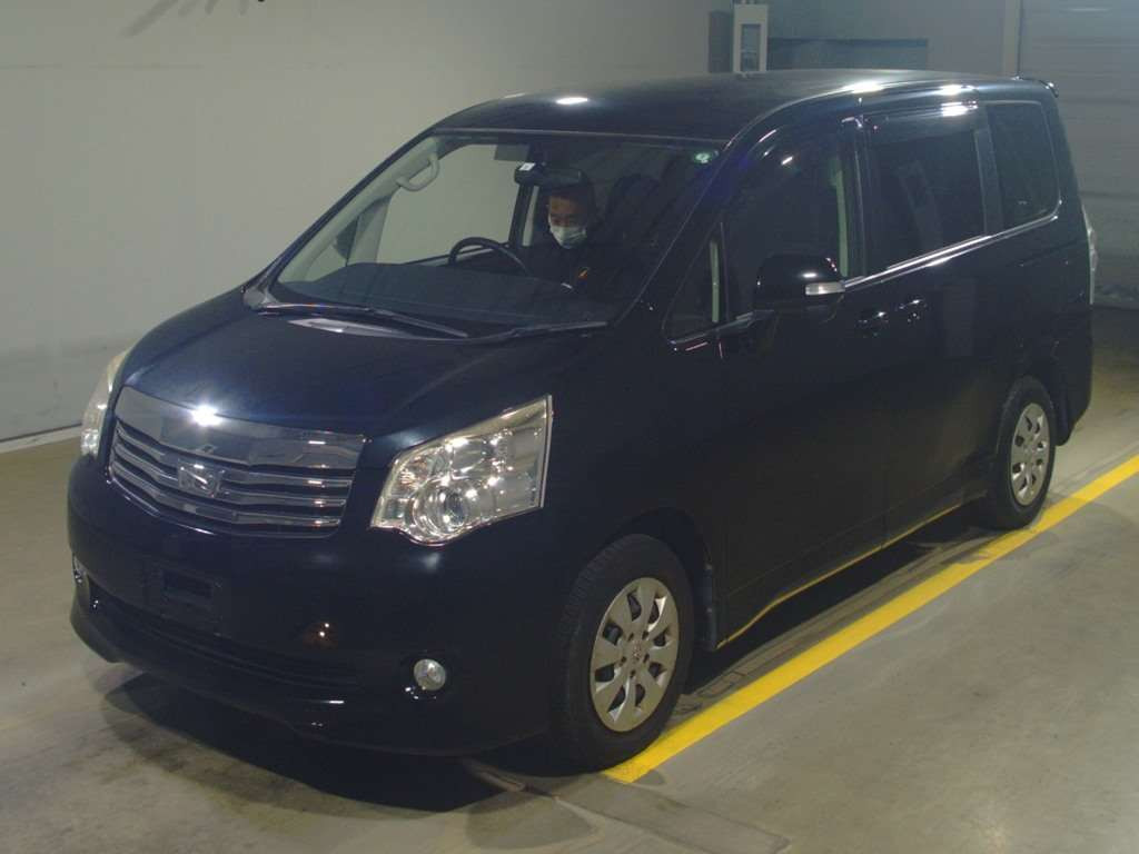 2013 Toyota Noah ZRR70G[0]