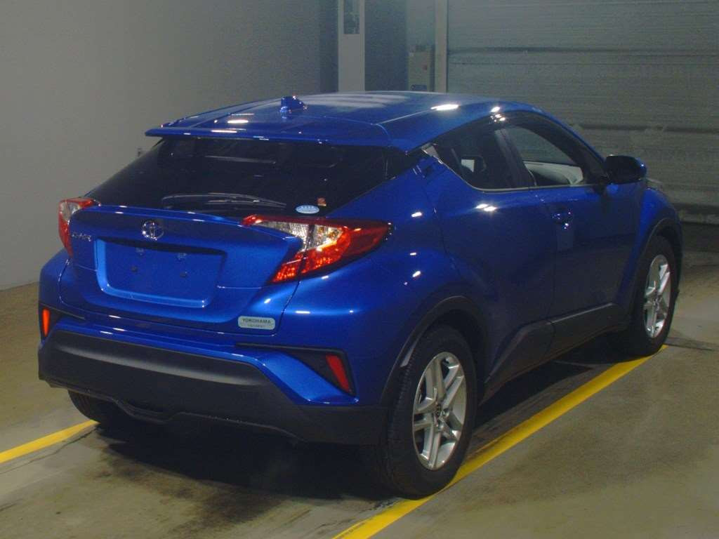 2020 Toyota C-HR NGX10[1]