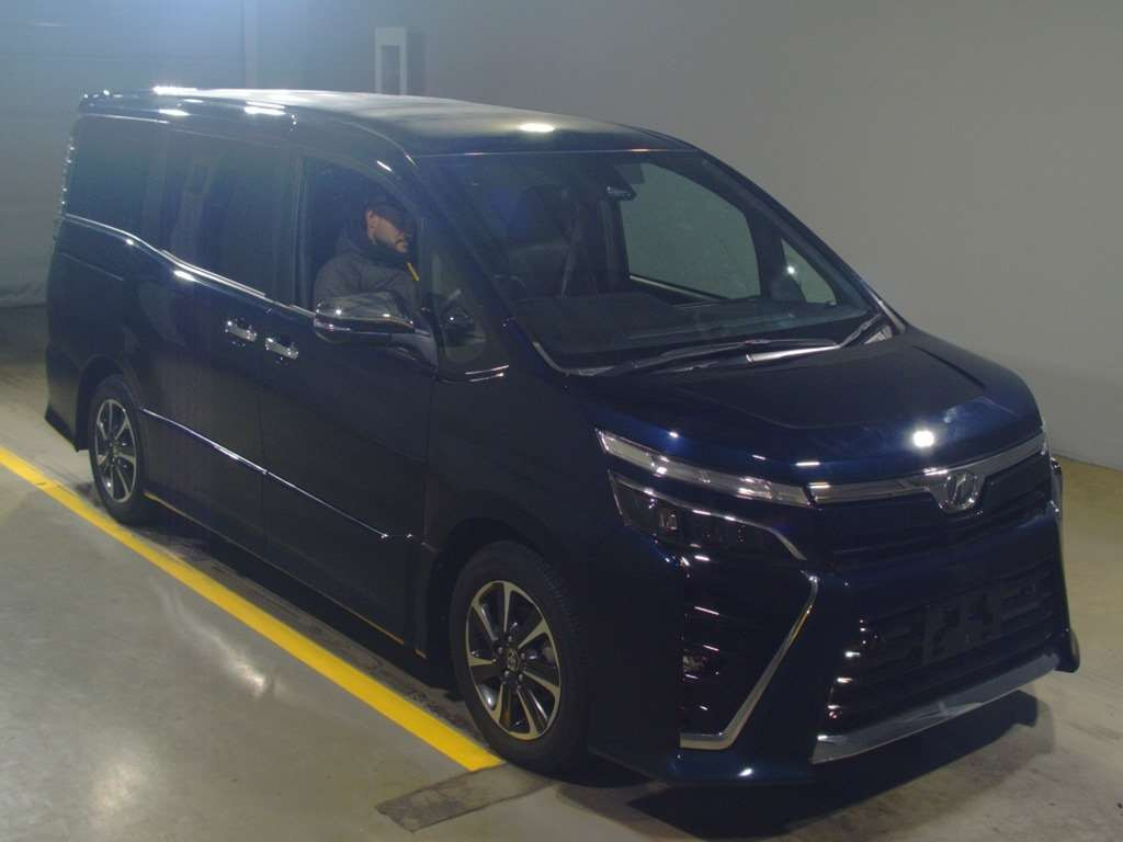 2019 Toyota Voxy ZRR80W[2]