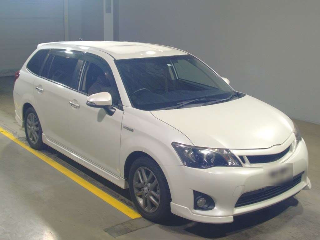 2014 Toyota Corolla Fielder NKE165G[2]