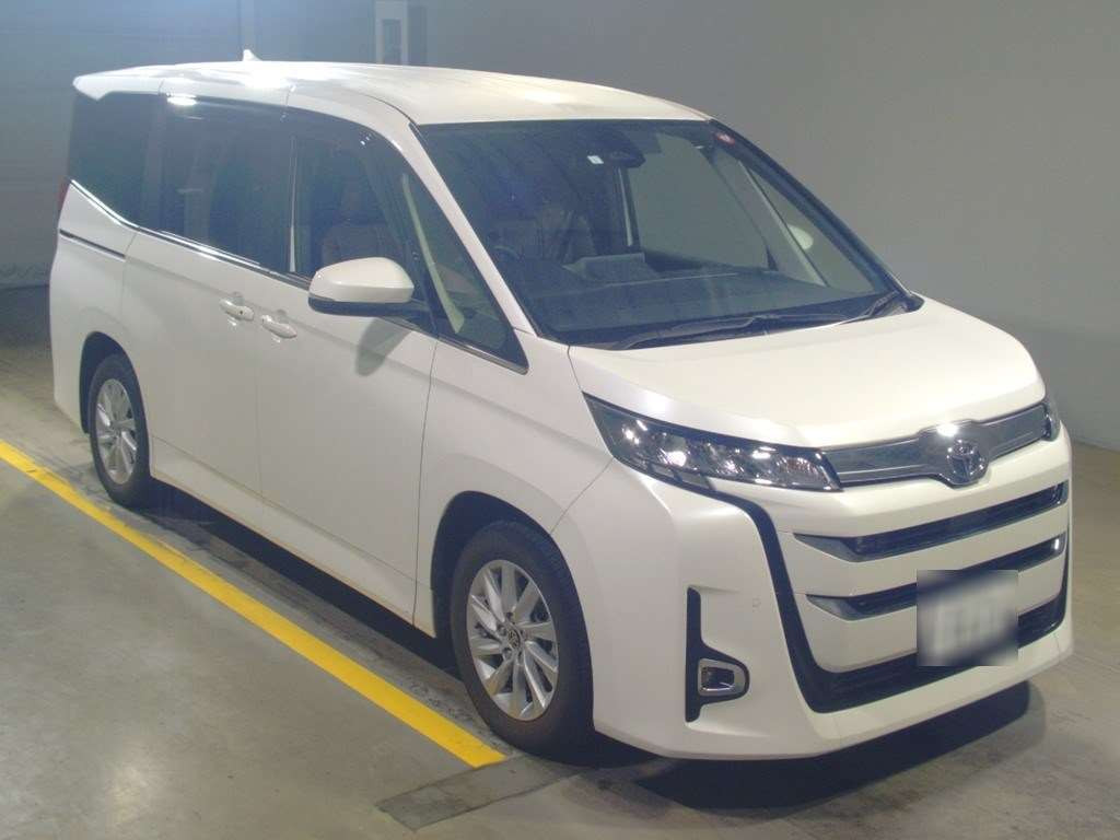 2023 Toyota Noah MZRA90W[2]