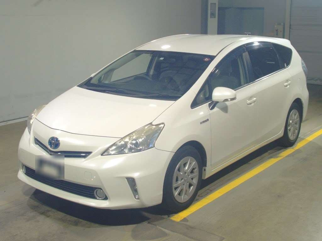 2011 Toyota Prius alpha ZVW41W[0]