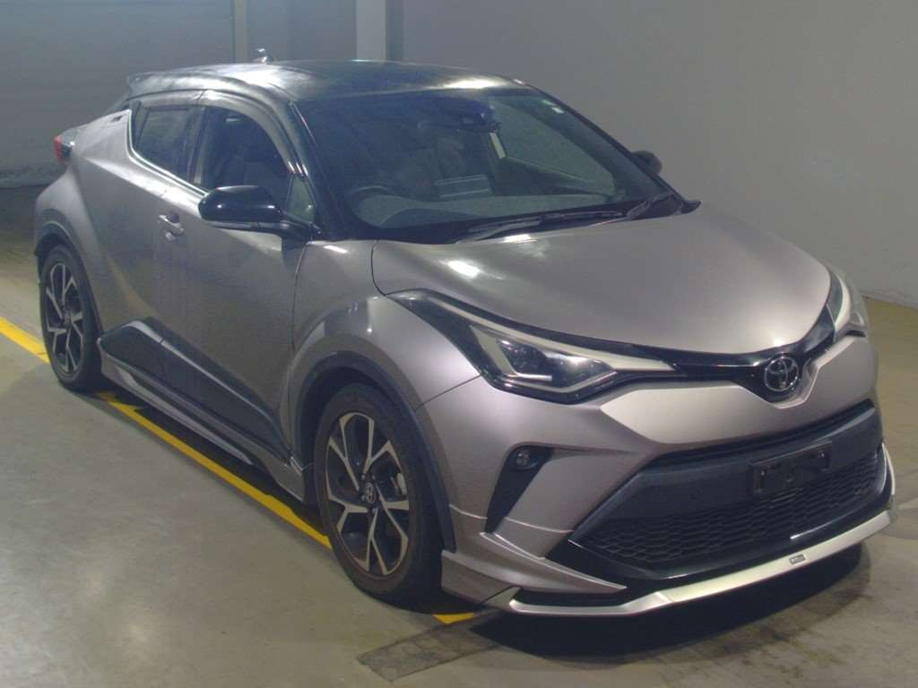 2020 Toyota C-HR NGX10[2]