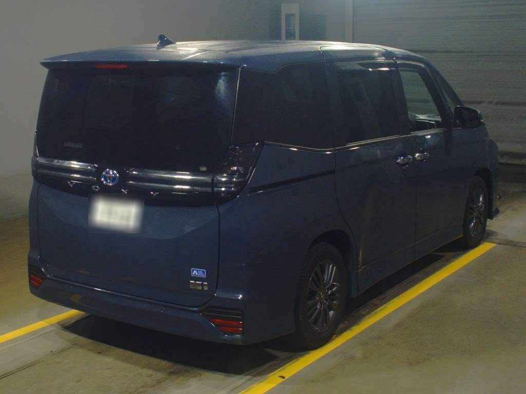 2022 Toyota Voxy ZWR90W[1]