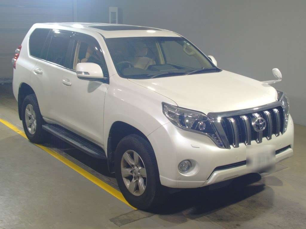 2017 Toyota Land Cruiser Prado TRJ150W[2]