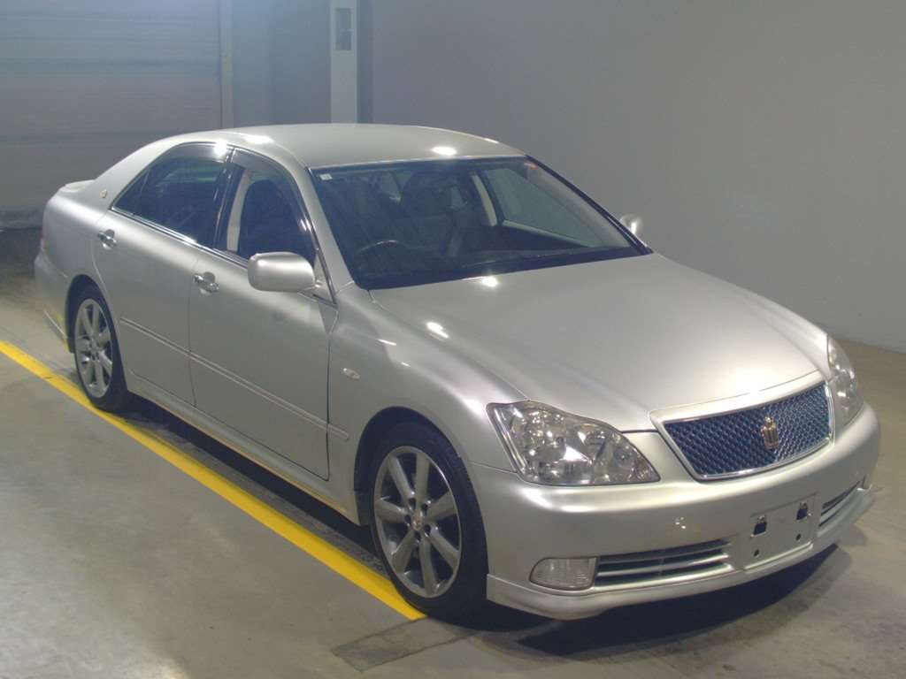 2004 Toyota Crown GRS180[2]