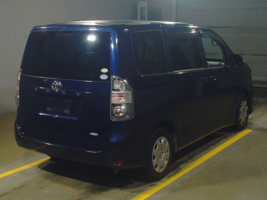 2007 Toyota Voxy ZRR70G[1]