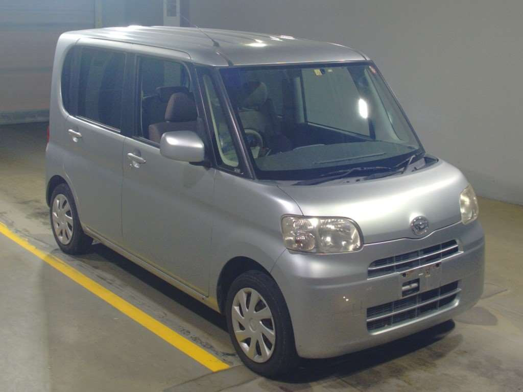 2011 Daihatsu Tanto L375S[2]