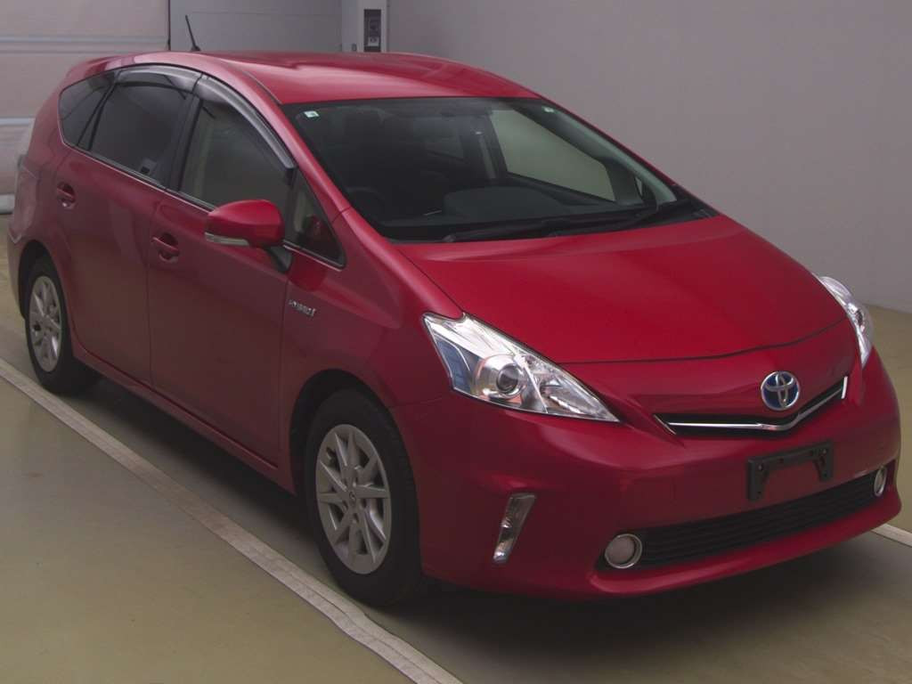 2014 Toyota Prius alpha ZVW40W[2]