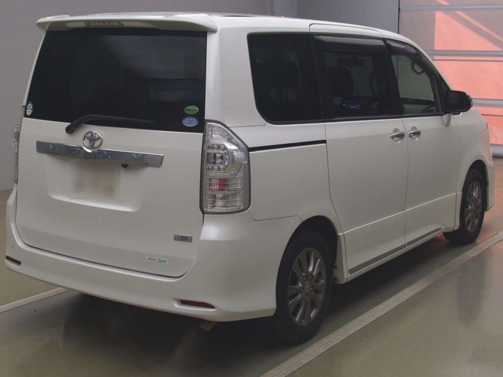 2014 Toyota Voxy ZRR70W[1]