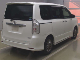 2014 Toyota Voxy