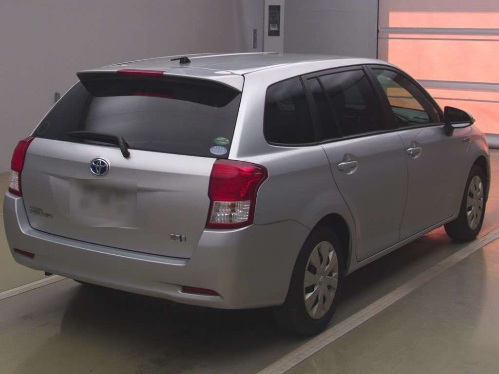 2014 Toyota Corolla Fielder NKE165G[1]