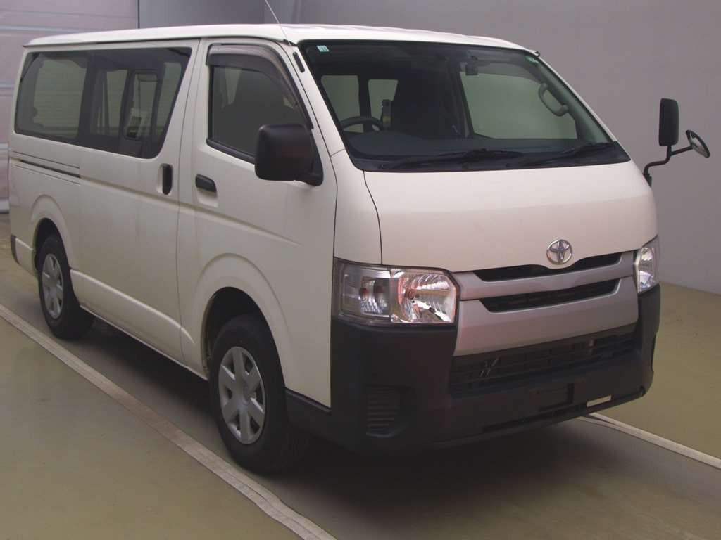 2017 Toyota Hiace Van KDH206V[2]