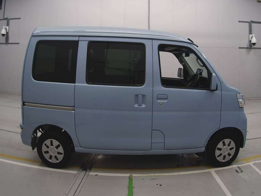 2017 Daihatsu Hijet Cargo S331V[2]