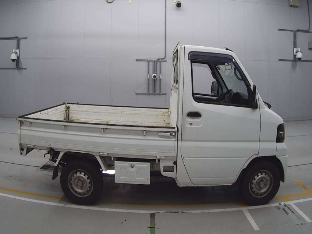 2011 Mitsubishi Minicab Truck U62T[2]