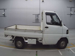 2011 Mitsubishi Minicab Truck