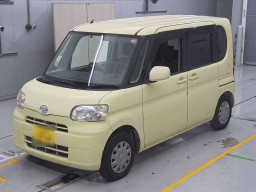 2010 Daihatsu Tanto