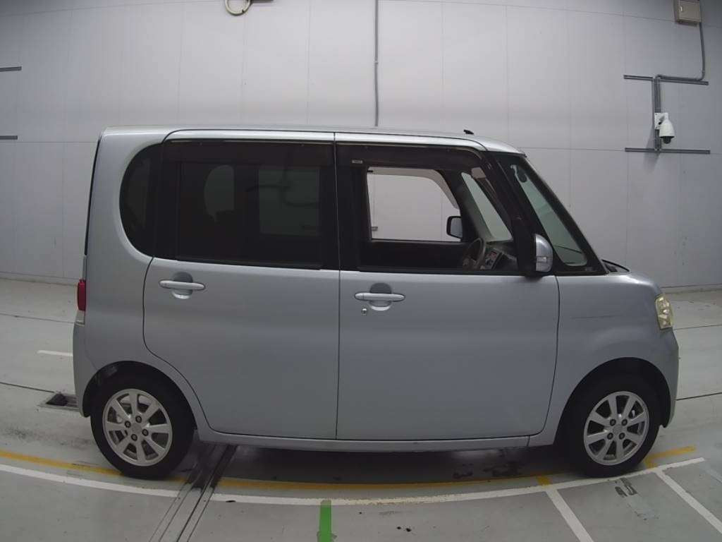 2010 Daihatsu Tanto L375S[2]