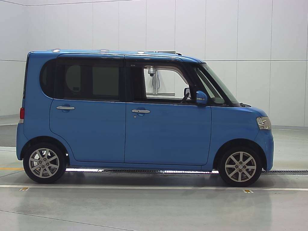 2011 Daihatsu Tanto L375S[2]