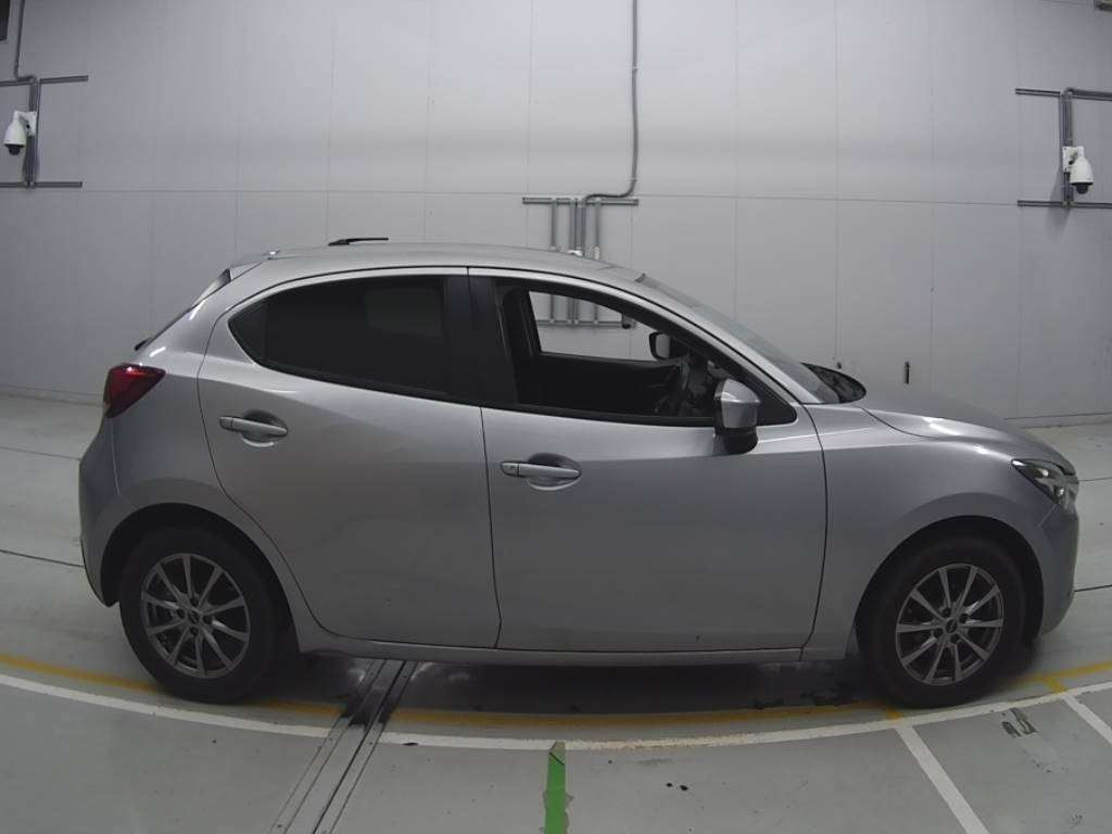 2014 Mazda Demio DJ3FS[2]