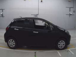 2016 Toyota Vitz