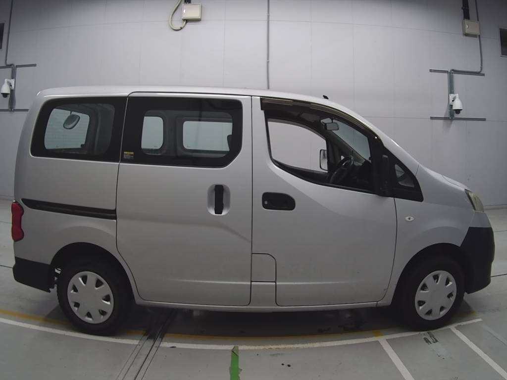 2013 Nissan NV200 Vanette VM20[2]