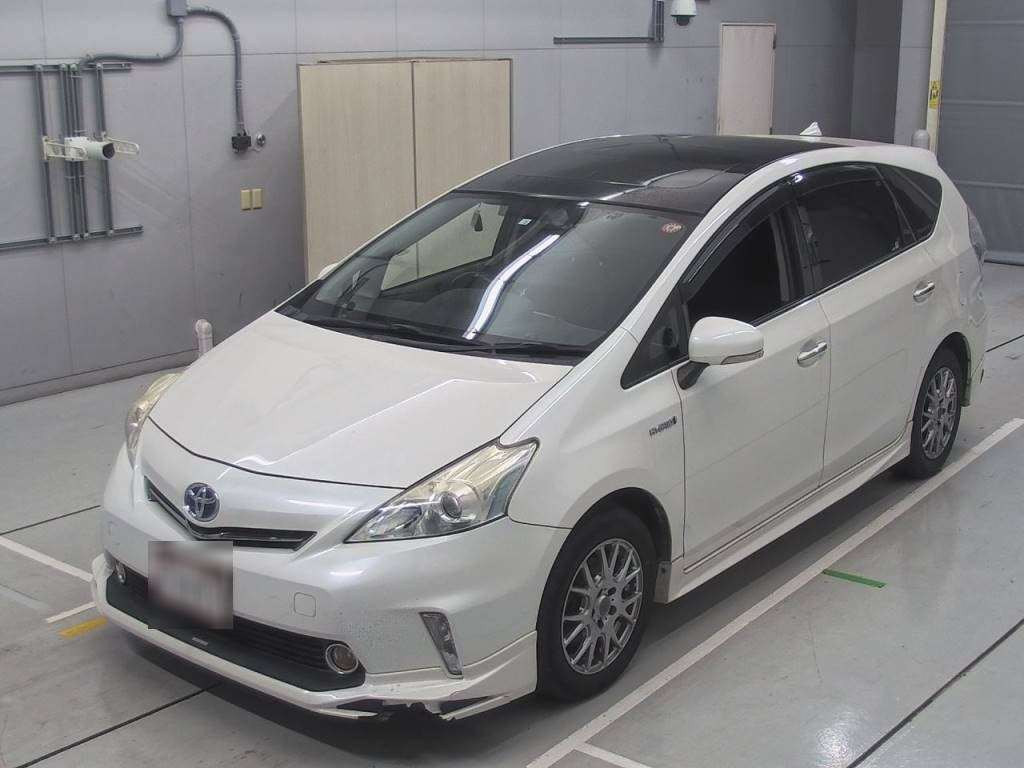 2014 Toyota Prius alpha ZVW41W[0]