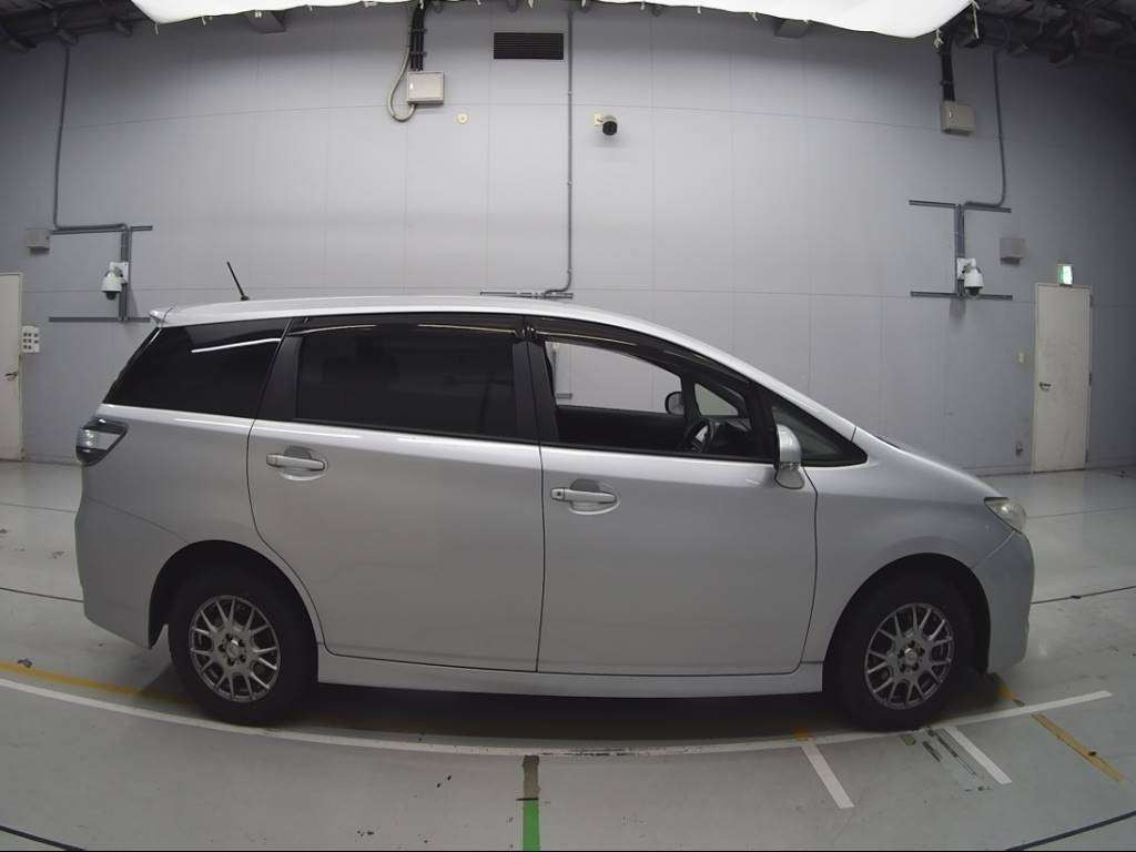 2013 Toyota Wish ZGE25G[2]