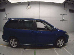 2004 Mazda MPV