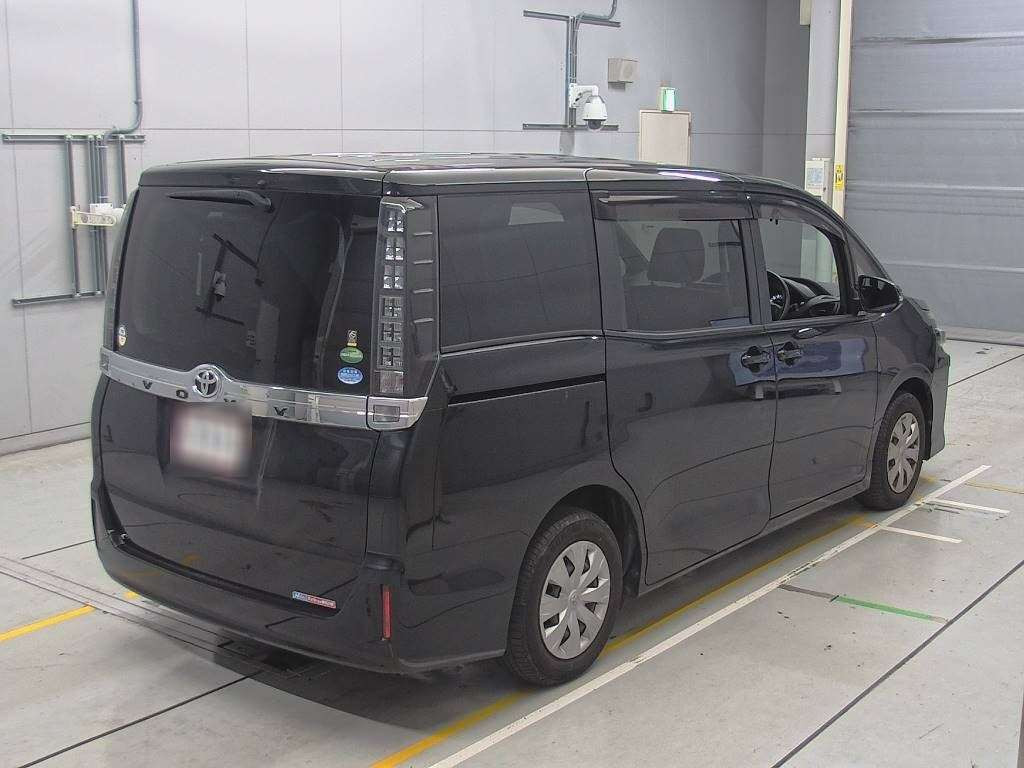 2015 Toyota Voxy ZRR80G[1]