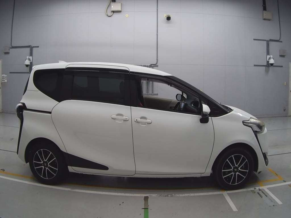 2017 Toyota Sienta NSP170G[2]